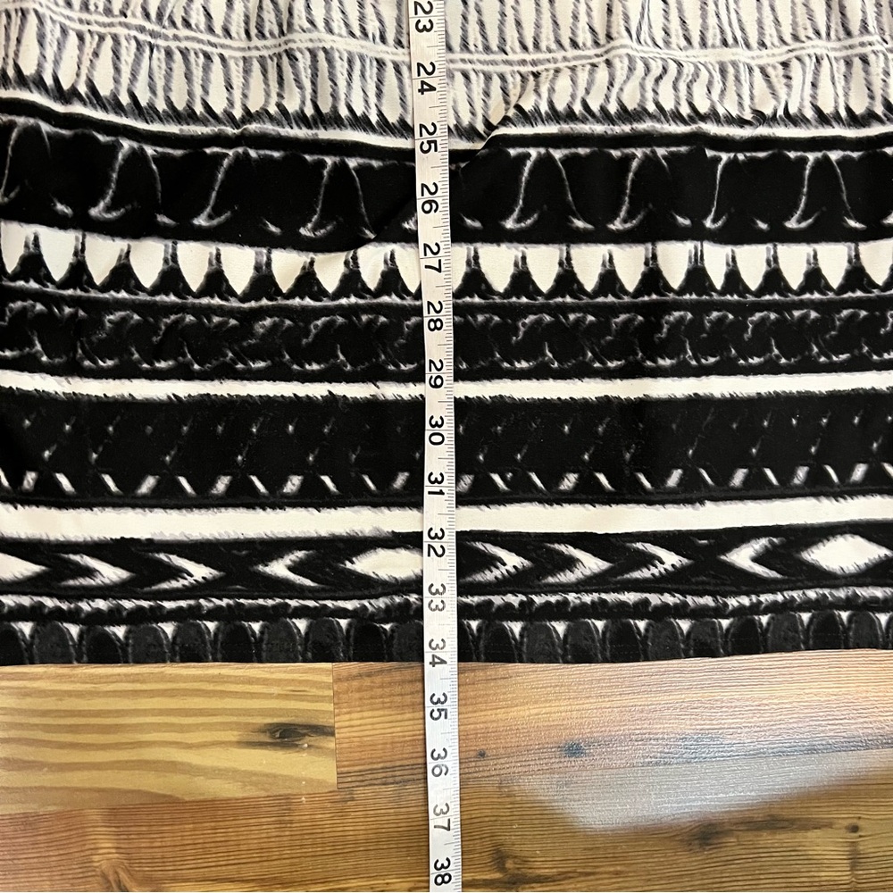 Avenue Black and White Geometric Midi Dress - Picture 5 of 5